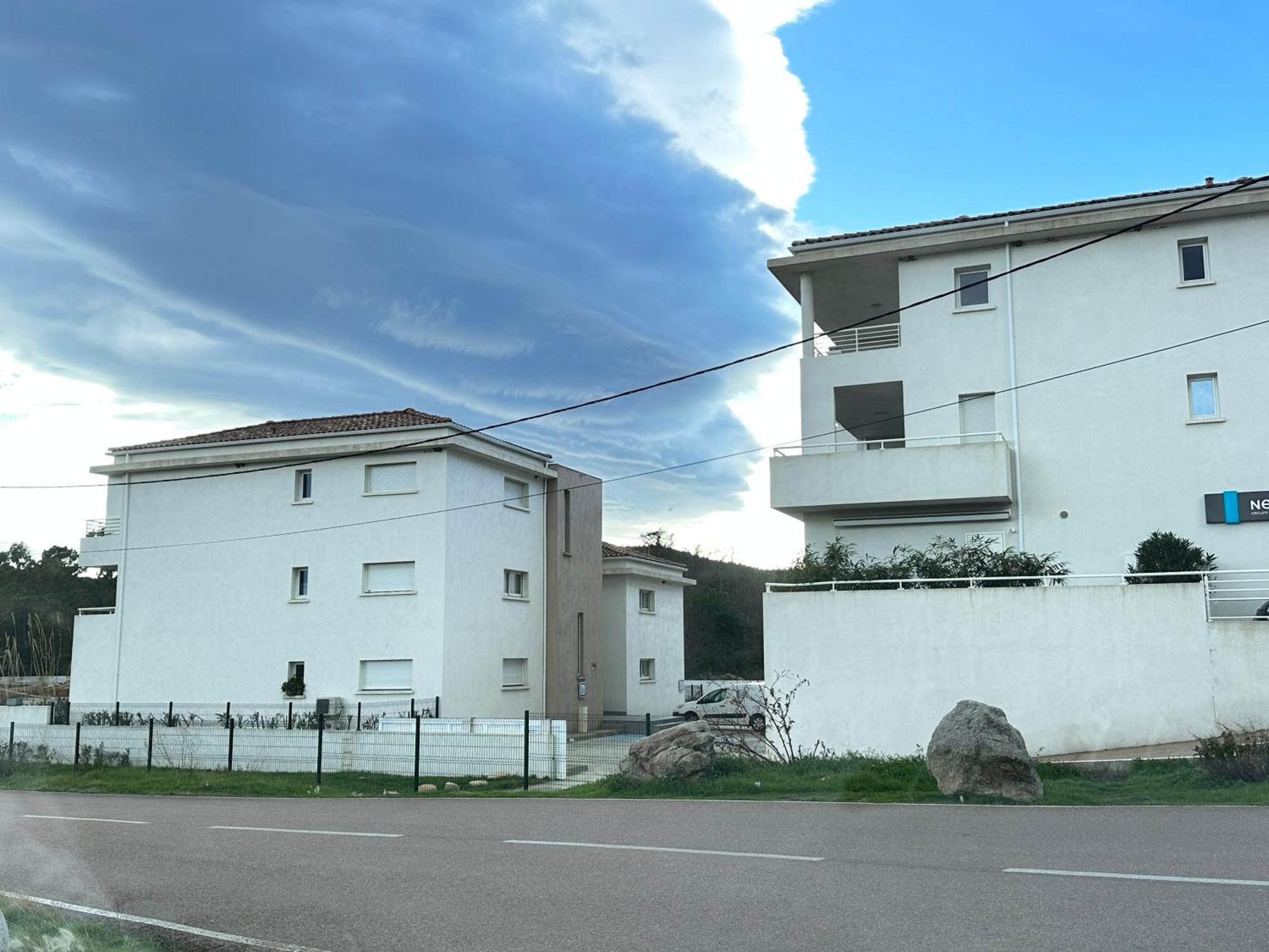 Charmant 2 Piece Tout Equipe Climatise サント・リュシー・ド・ポルト・ヴェッキオ エクステリア 写真